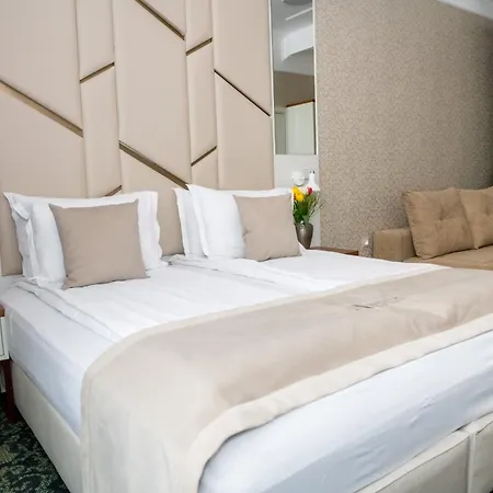 Agora Boutique فندق