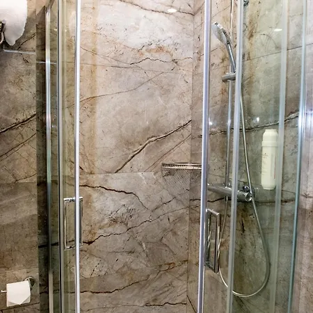 Agora Boutique 3*