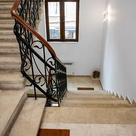 Agora Boutique