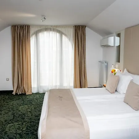 Agora' Boutique Szálloda *