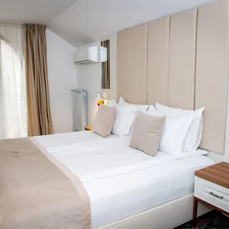 Hotel Agora Boutique 3*