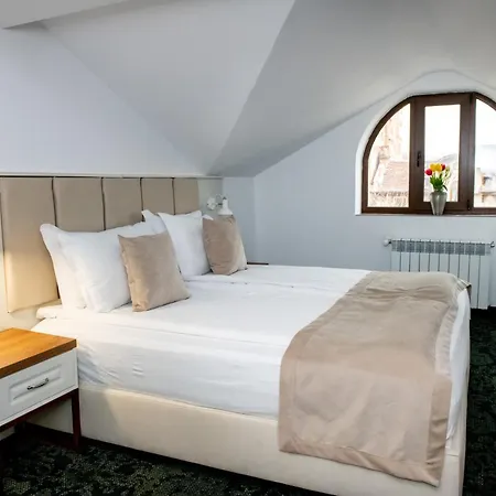 Agora Boutique 3* Sofie